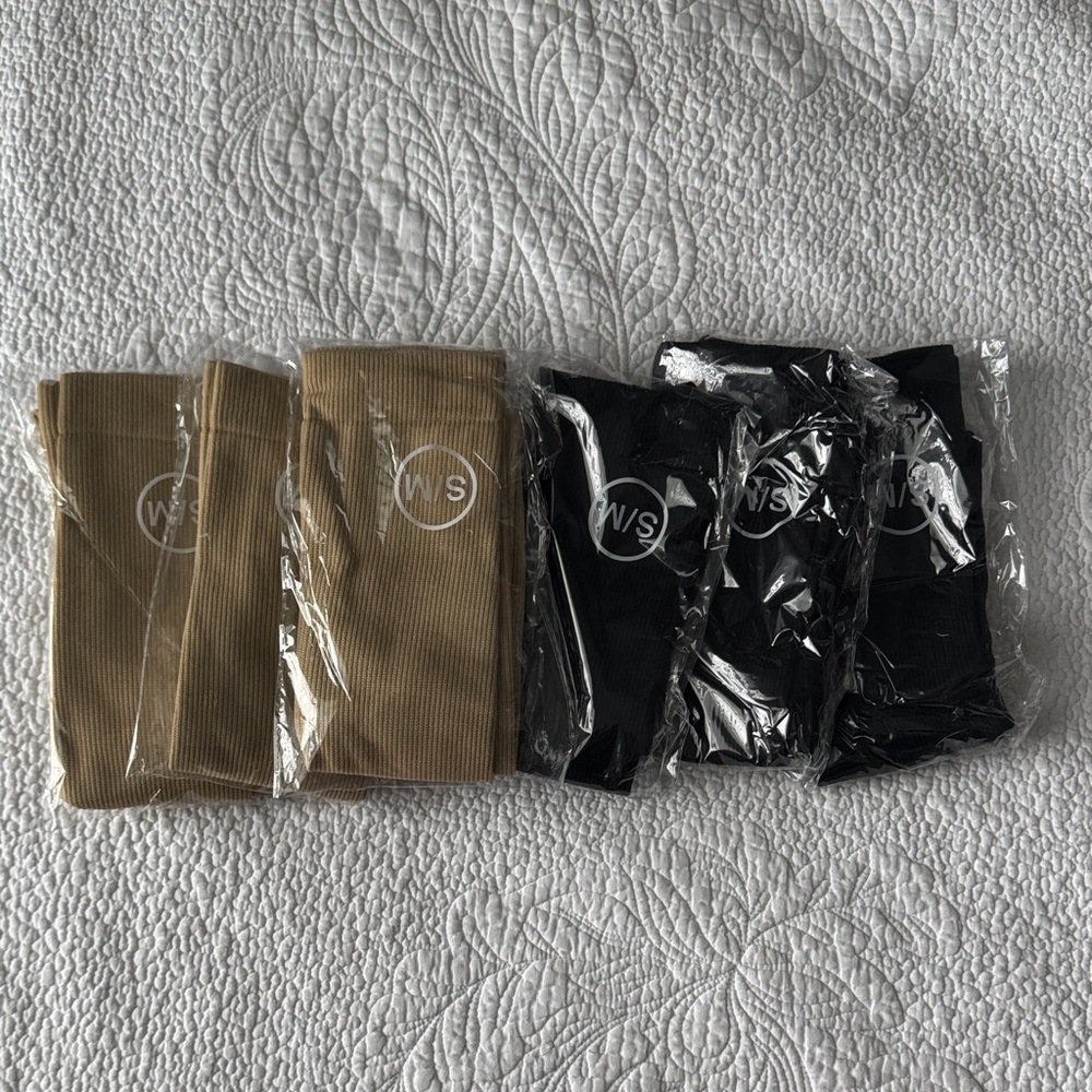 S/M khaki (3) and Black (3) Socks Set